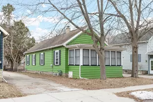 1230 Bay Shore Dr, Oshkosh, WI 54901 - Photo 1