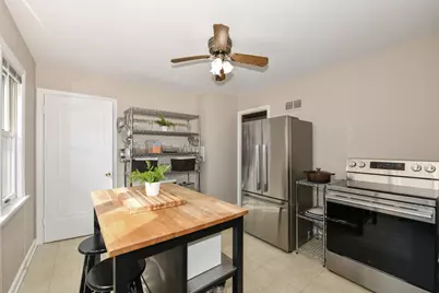 2515 N 71st St, Wauwatosa, WI 53213 - Photo 12