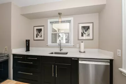 2515 N 71st St, Wauwatosa, WI 53213 - Photo 14