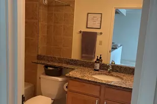 1660 N Prospect Ave, Milwaukee, WI 53202 - Photo 10