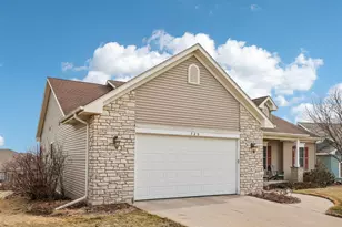 320 S Boulder Ridge Dr, Lake Geneva, WI 53147 - Photo 6