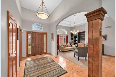 W292N4254  Prairie Wind Cir, Delafield, WI 53072 - Photo 4