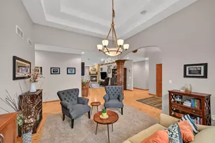W292N4254 Prairie Wind Cir, Delafield, WI 53072 - Photo 6