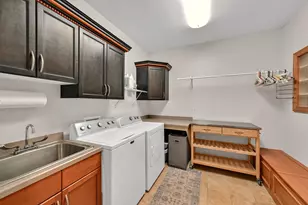 W292N4254 Prairie Wind Cir, Delafield, WI 53072 - Photo 28
