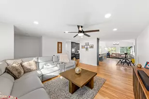 11720 N Austin Ave, Mequon, WI 53092 - Photo 6