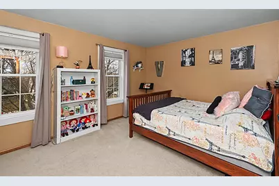 147  Manchester Dr, Waukesha, WI 53188 - Photo 18