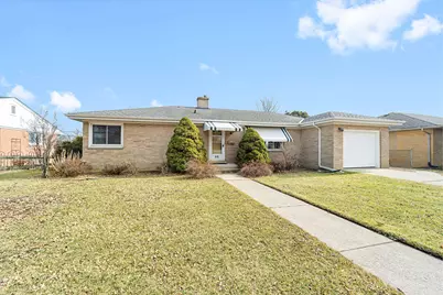 619  Echo Ln, Racine, WI 53406 - Photo 2