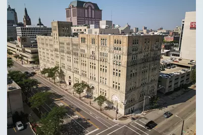 270 E Highland Ave #916, Milwaukee, WI 53202 - Photo 1