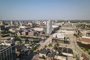 270 E Highland Ave, Milwaukee, WI 53202 - Photo 46