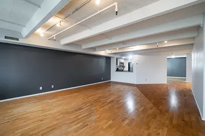 270 E Highland Ave #916, Milwaukee, WI 53202 - Photo 6