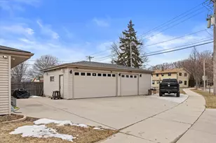 9300 W Eden Pl, Milwaukee, WI 53228 - Photo 4