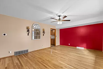 9300 W Eden Pl, Milwaukee, WI 53228 - Photo 16