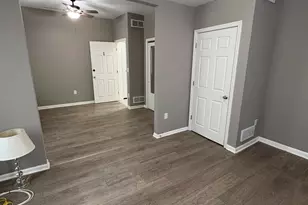 233 Frank Ave, Racine, WI 53404 - Photo 10