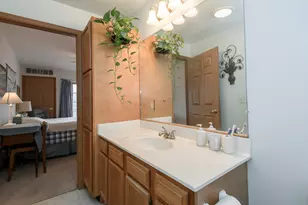 N114W16484 Crown Ct, Germantown, WI 53022 - Photo 14