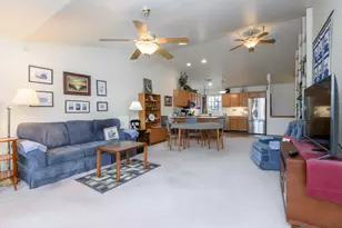 N114W16484 Crown Ct, Germantown, WI 53022 - Photo 4