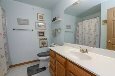 16484 W Crown Ct, Germantown, WI 53022 - Photo 8
