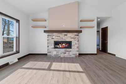 4631  Ridge Ct, Manitowoc, WI 54220 - Photo 8