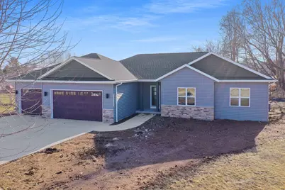 4631  Ridge Ct, Manitowoc, WI 54220 - Photo 2