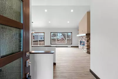 4631  Ridge Ct, Manitowoc, WI 54220 - Photo 4