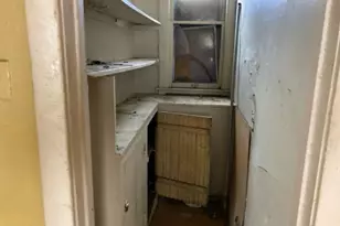 1012 W Hadley St, Milwaukee, WI 53206 - Photo 8