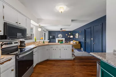 6110  Thornridge Ln, Greendale, WI 53129 - Photo 6