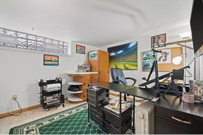 10529 W Grantosa Dr, Wauwatosa, WI 53222 - Photo 10