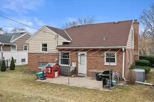 10529 W Grantosa Dr, Wauwatosa, WI 53222 - Photo 24