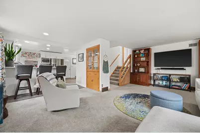 10529 W Grantosa Dr, Wauwatosa, WI 53222 - Photo 4