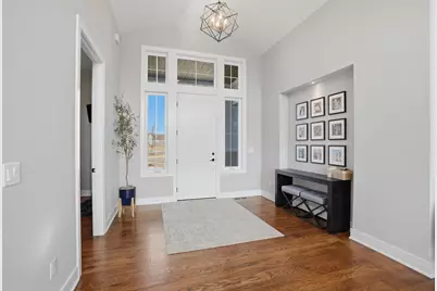 3082  Monona Ct, Summit, WI 53066 - Photo 4