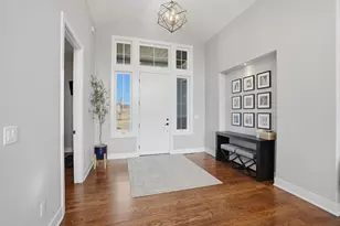 3082 Monona Ct, Summit, WI 53066 - Photo 4