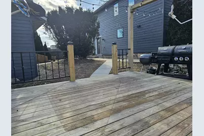 4464 S Whitnall Ave, Saint Francis, WI 53235 - Photo 8