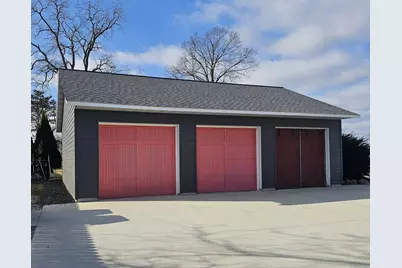 4464 S Whitnall Ave, Saint Francis, WI 53235 - Photo 10