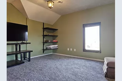 4464 S Whitnall Ave, Saint Francis, WI 53235 - Photo 40