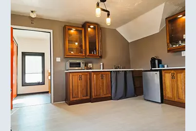 4464 S Whitnall Ave, Saint Francis, WI 53235 - Photo 38