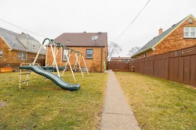 2415 W Morgan Ave, Milwaukee, WI 53221 - Photo 26