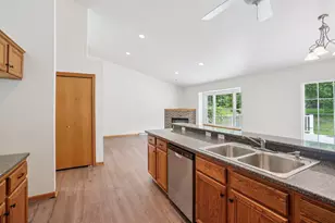 2204 Patrick Ln, Waukesha, WI 53188 - Photo 6