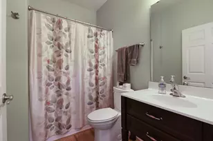 957 Hastings Ct, Racine, WI 53406 - Photo 12