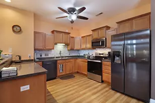 957 Hastings Ct, Racine, WI 53406 - Photo 6