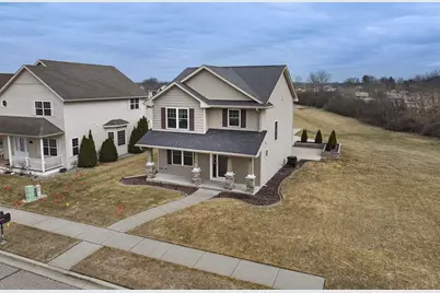 1172  Springbrook Dr, Burlington, WI 53105 - Photo 2