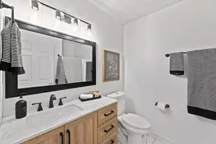 208 E Reservoir Ave, Milwaukee, WI 53212 - Photo 28