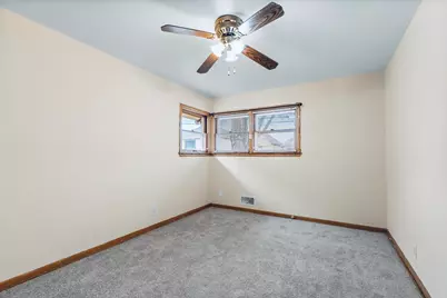 3927 N 77th St, Milwaukee, WI 53222 - Photo 10