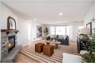 805 N Oakwood Ave, Oconomowoc, WI 53066 - Photo 8