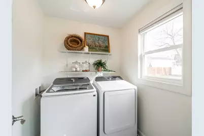 805 N Oakwood Ave, Oconomowoc, WI 53066 - Photo 26