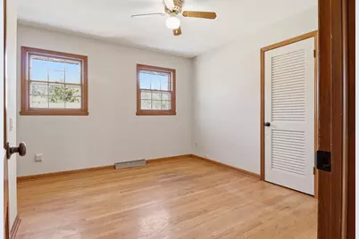 8541 W Midland Dr, Greendale, WI 53129 - Photo 20