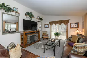 9880 W Puetz Rd, Franklin, WI 53132 - Photo 14