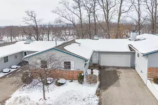3474 Woodbridge Ct, La Crosse, WI 54601 - Photo 2