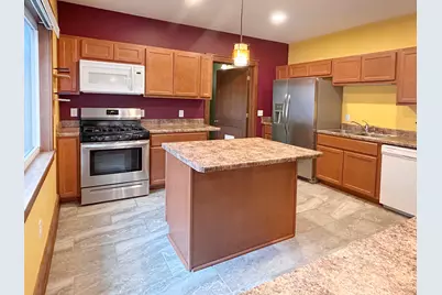 3041 S 11th St, Milwaukee, WI 53215 - Photo 12