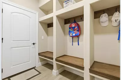 520  Edgewater Dr, West Bend, WI 53095 - Photo 14