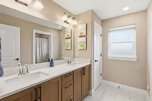 520 Edgewater Dr, West Bend, WI 53095 - Photo 22