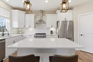 520 Edgewater Dr, West Bend, WI 53095 - Photo 12